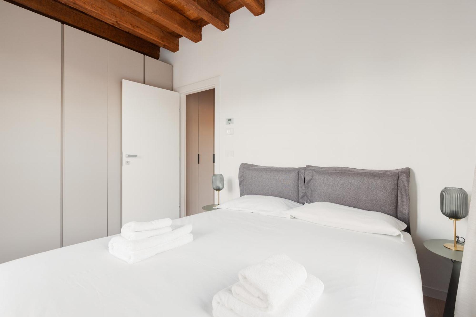 Modern Apartment In Milan With Balcony Dış mekan fotoğraf